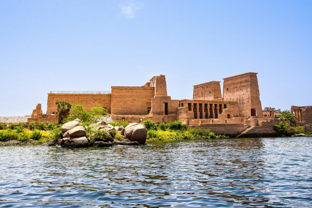 Embark on a Nile River cruise and uncover the timeless beauty of ancient Egypt. 🚢✨